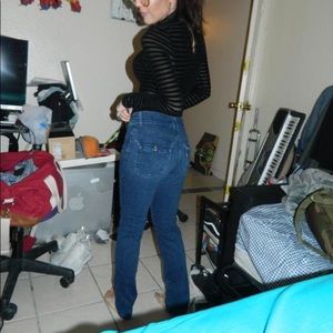 Levi’s mid rise skinny jeans